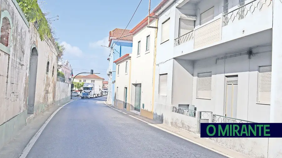 Projecto de 1 milhão de euros para obras na casa do vereador Manuel Romão leva PJ à Câmara da Chamusca Projecto de 1 milhão de euros para obras na casa do vereador Manuel Romão leva PJ à Câmara da Chamusca