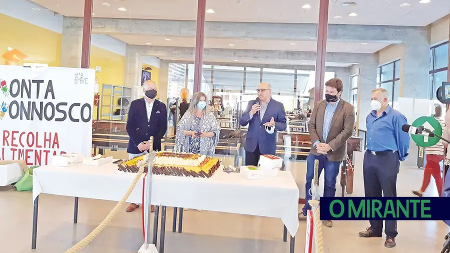 Medalha de Ouro da cidade de Tomar entregue no aniversário da Escola