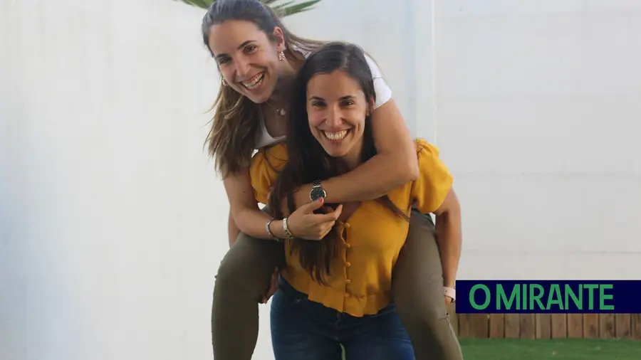 As “gémeas da Atalaia” são cúmplices até na hora de pregar partidas As “gémeas da Atalaia” são cúmplices até na hora de pregar partidas