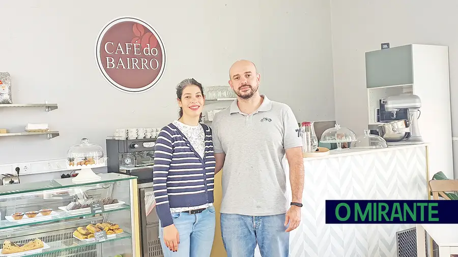 O Café do Bairro em Torres Novas é especialista em pastelaria caseira