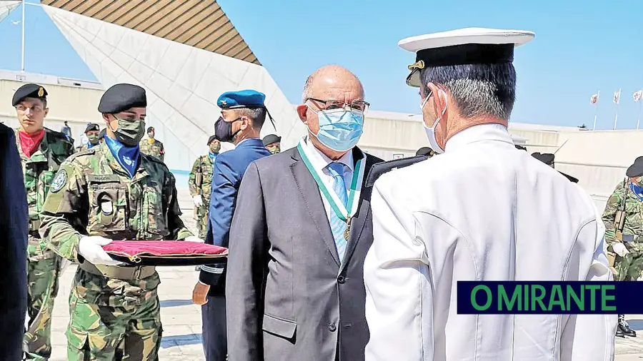 Alberto Mesquita recebe medalha de honra da Liga dos Combatentes Alberto Mesquita recebe medalha de honra da Liga dos Combatentes