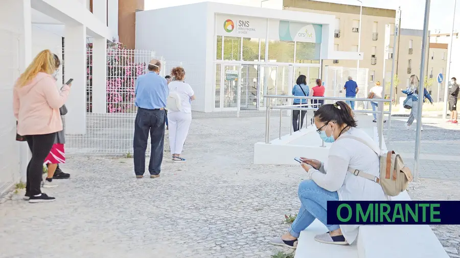 Médicos e utentes unidos contra más condições no Centro de Saúde de Vialonga 