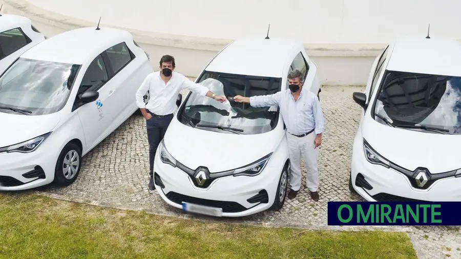 Roques Vale do Tejo fornece primeiras viaturas eléctricas da Águas de Santarém Roques Vale do Tejo fornece primeiras viaturas eléctricas da Águas de Santarém
