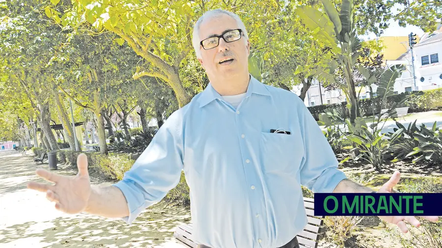 “É pornográfico o que se paga pela renda de uma casa em Vila Franca de Xira” “É pornográfico o que se paga pela renda de uma casa em Vila Franca de Xira”
