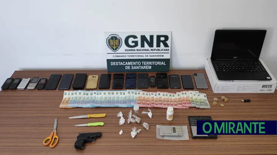Detidos por tráfico de droga em Almeirim e Santarém Detidos por tráfico de droga em Almeirim e Santarém