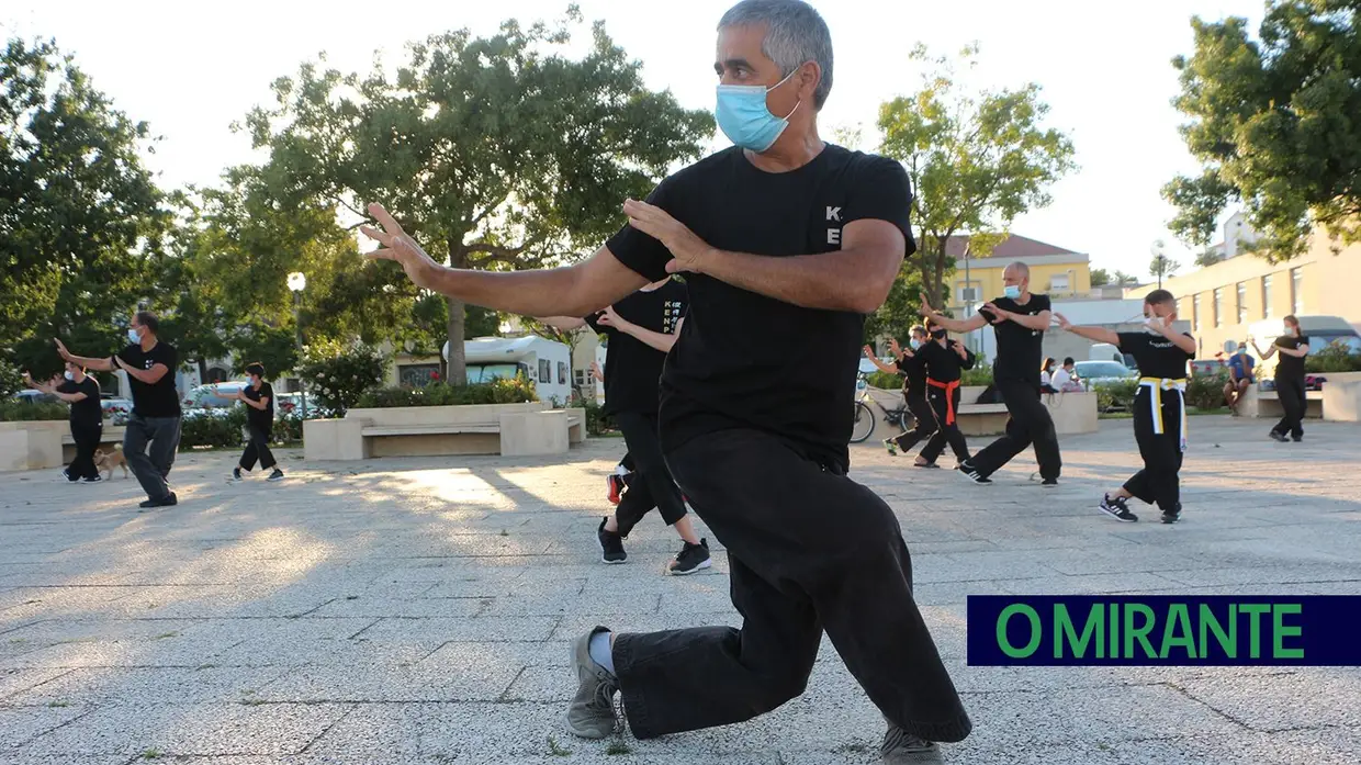 Kenpo une famílias na Sociedade Euterpe Alhandrense