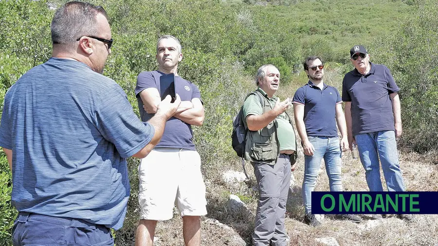 Novo percurso pedestre na paisagem serrana de Alcobertas Novo percurso pedestre na paisagem serrana de Alcobertas