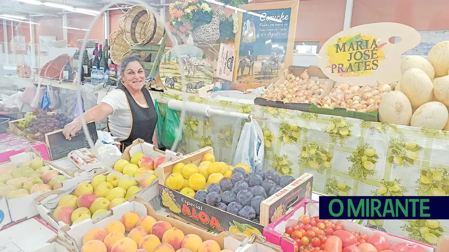 Florista Primavera do mercado de Coruche abriu há 45 anos com flores do campo