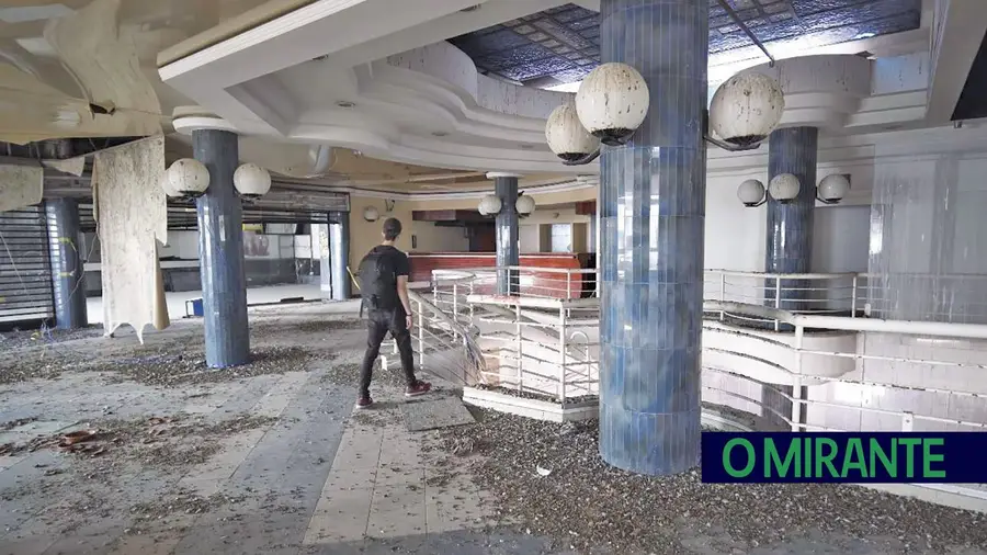 Reabrir estacionamento do Vila Franca Centro vai demorar e custar caro Reabrir estacionamento do Vila Franca Centro vai demorar e custar caro