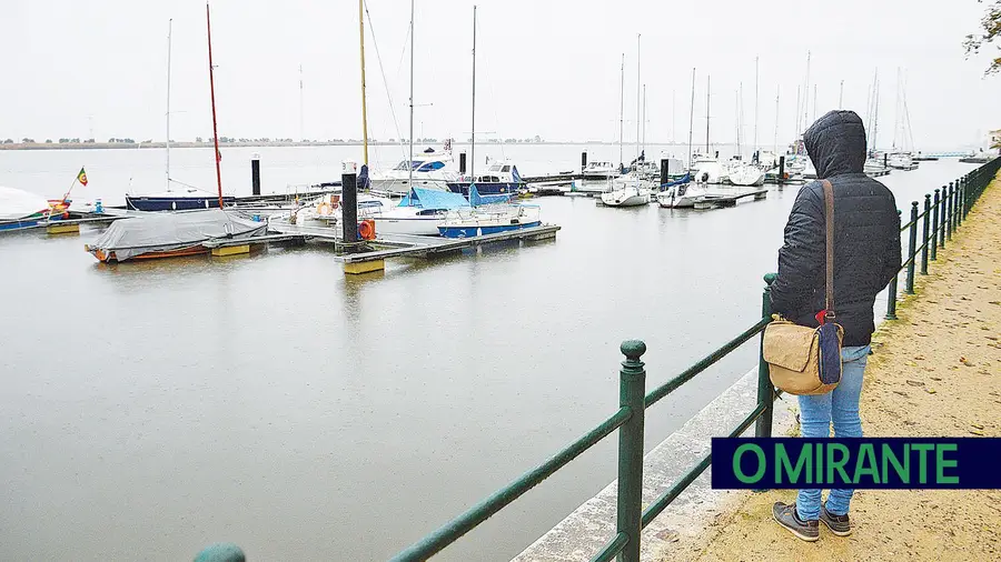 Câmara de VFX desiste de tomar posse da marina da cidade