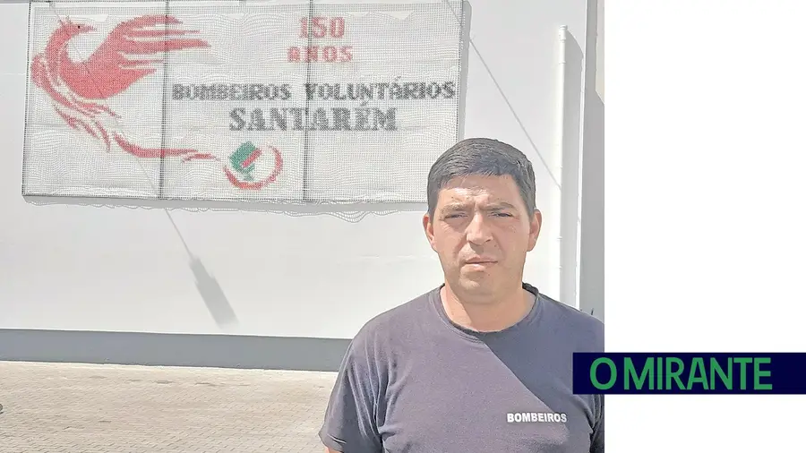 Painel em ponto cruz assinala 150 anos dos voluntários de Santarém Painel em ponto cruz assinala 150 anos dos voluntários de Santarém