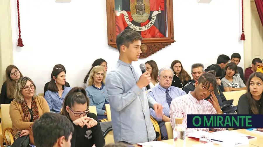 Jovens de Tomar vão ter apoios para se fixarem no concelho Jovens de Tomar vão ter apoios para se fixarem no concelho