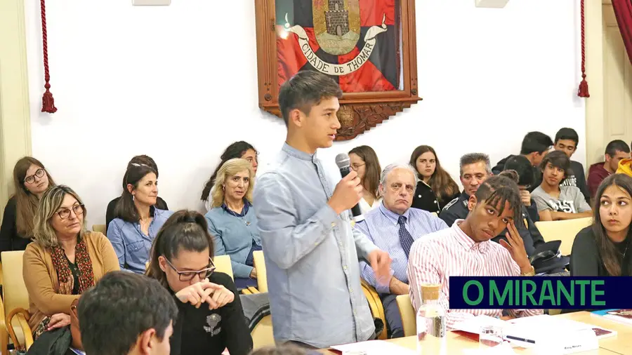 Jovens de Tomar vão ter apoios para se fixarem no concelho Jovens de Tomar vão ter apoios para se fixarem no concelho