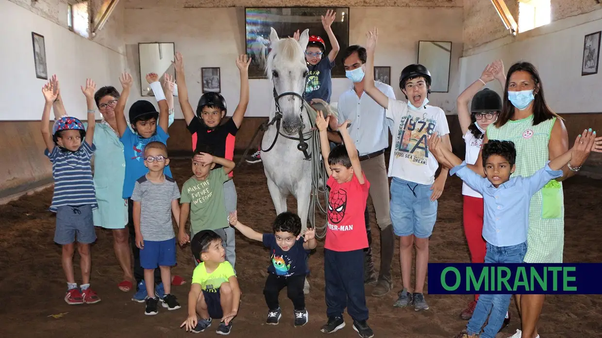 Cavalos ajudam a melhorar vida de crianças em Azambuja