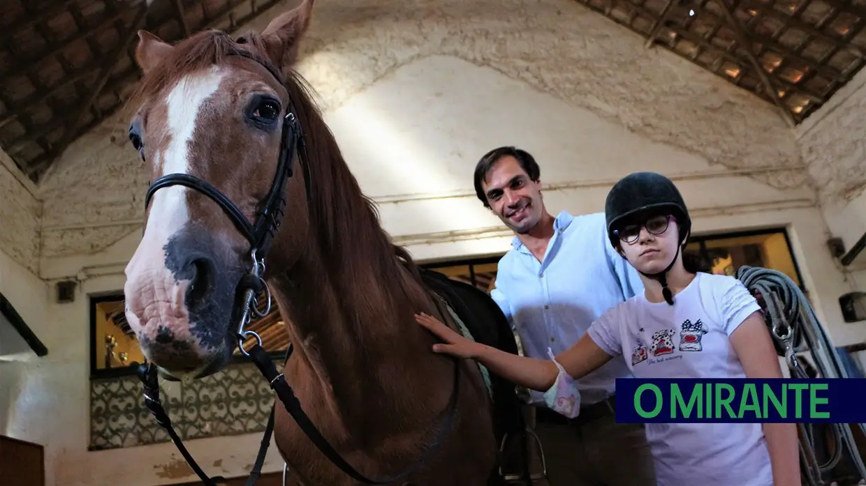 Cavalos ajudam a melhorar vida de crianças em Azambuja