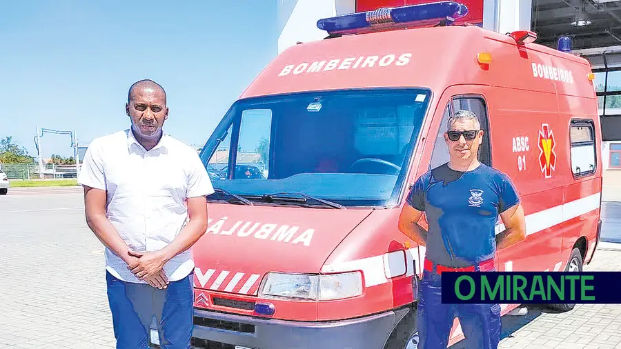 Bombeiros de Samora Correia oferecem ambulância a Cabo Verde 