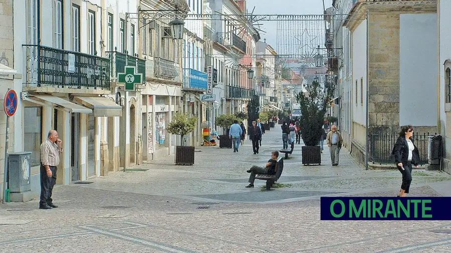 Moradores pedem fim de limitações ao trânsito no centro histórico de Tomar Moradores pedem fim de limitações ao trânsito no centro histórico de Tomar