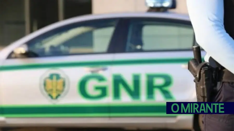 Dois detidos na Chamusca e oito veículos alterados apreendidos Dois detidos na Chamusca e oito veículos alterados apreendidos