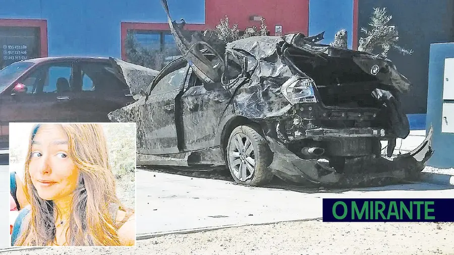 Noite trágica para dois jovens que aceitaram viajar na mala de um carro Noite trágica para dois jovens que aceitaram viajar na mala de um carro