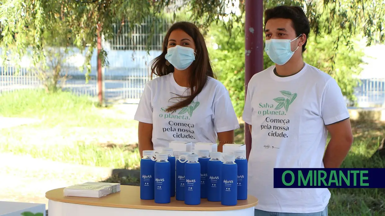 Águas de Santarém troca garrafas de plástico por reutilizáveis