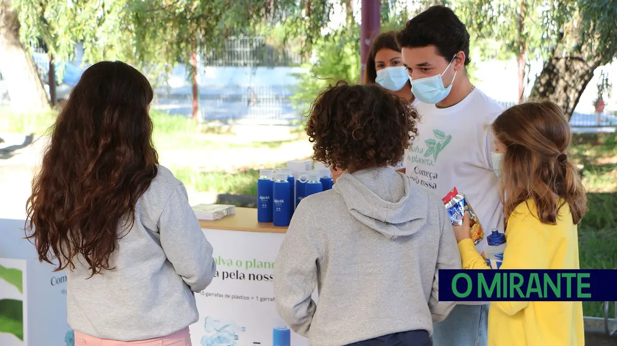 Águas de Santarém troca garrafas de plástico por reutilizáveis