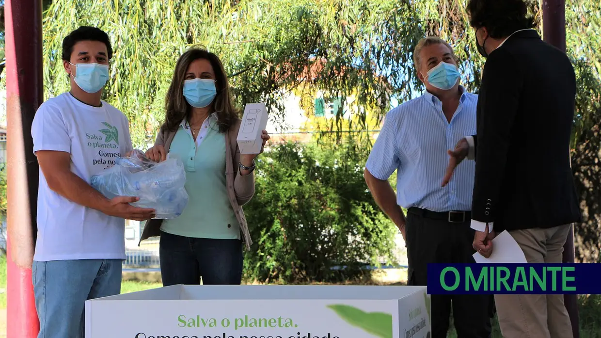 Águas de Santarém troca garrafas de plástico por reutilizáveis