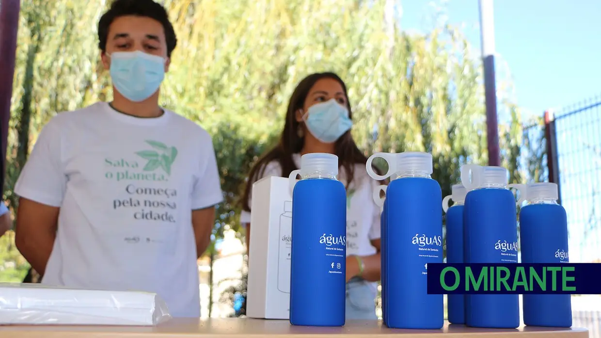 Águas de Santarém troca garrafas de plástico por reutilizáveis