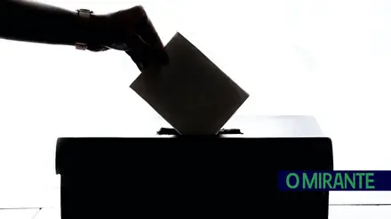 Recontagem de votos na freguesia da Erra originou troca de mimos entre PS e PSD Recontagem de votos na freguesia da Erra originou troca de mimos entre PS e PSD
