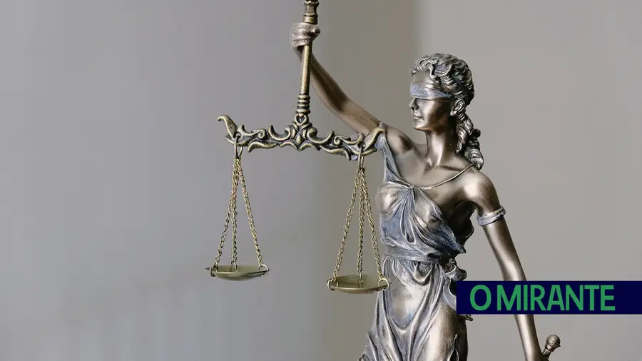 Ordem dos Advogados preocupada com imagem da Justiça devido à ineficácia do sistema