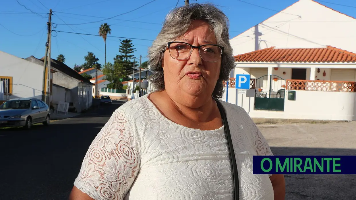 Consultas na rua no posto médico de Alcorochel