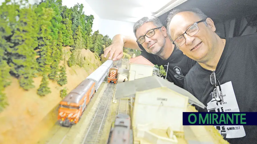 A paixão de ver andar os comboios A paixão de ver andar os comboios