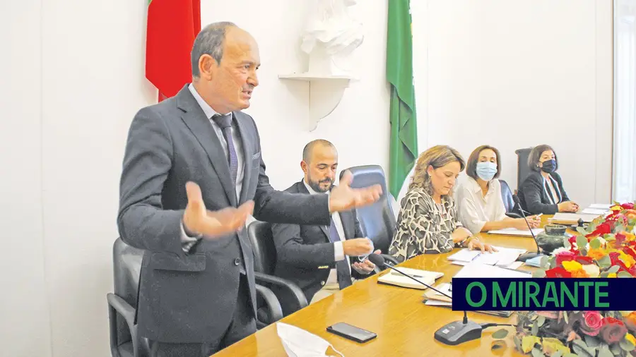 Francisco Oliveira inicia último mandato em Coruche sob o signo da união Francisco Oliveira inicia último mandato em Coruche sob o signo da união