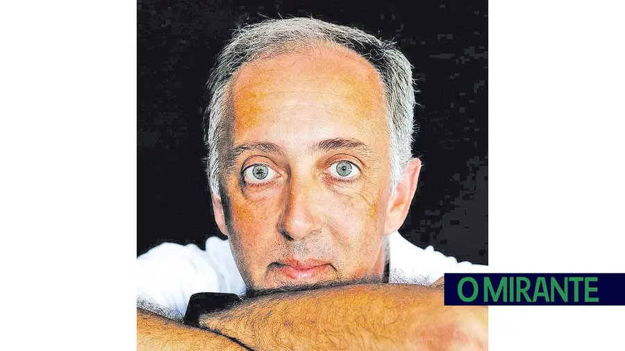 Paulo Patrício leva “A menina da rádio” ao Teatro Taborda Paulo Patrício leva “A menina da rádio” ao Teatro Taborda