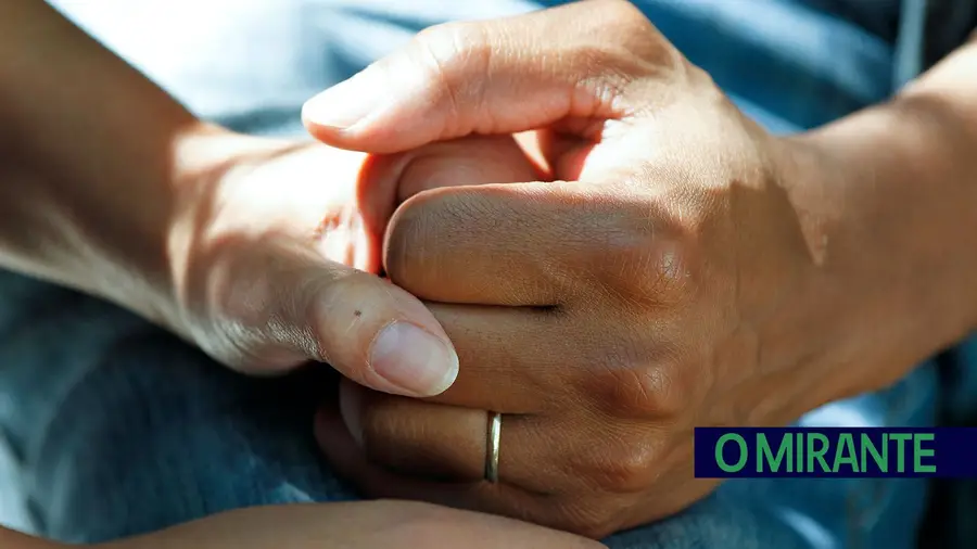 Alzheimer Portugal espera que 30 milhões para apoiar cuidadores sejam usados Alzheimer Portugal espera que 30 milhões para apoiar cuidadores sejam usados