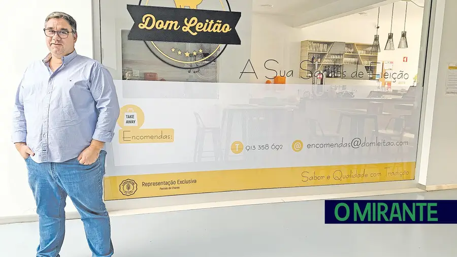 Sandes de leitão no Mercado de Alcanena e leitão assado para levar para casa Sandes de leitão no Mercado de Alcanena e leitão assado para levar para casa