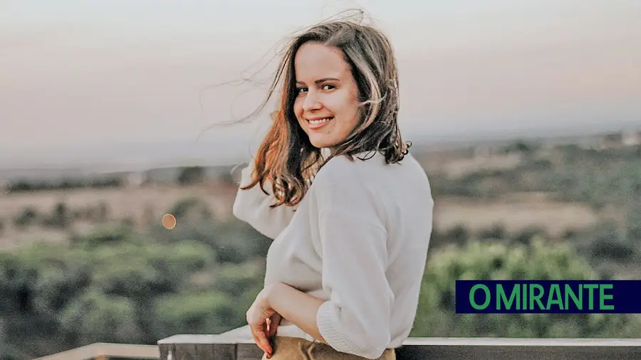 Voluntária para ajudar quem mais precisa Voluntária para ajudar quem mais precisa
