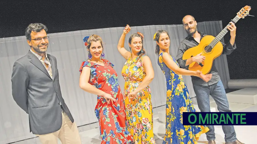 Cegada regressa aos palcos em Alverca com “Feira de Outubro” Cegada regressa aos palcos em Alverca com “Feira de Outubro”