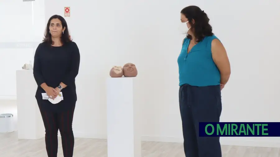 A exposição de escultura “Ouve-me – Vê-me – Pensa-me” A exposição de escultura “Ouve-me – Vê-me – Pensa-me”