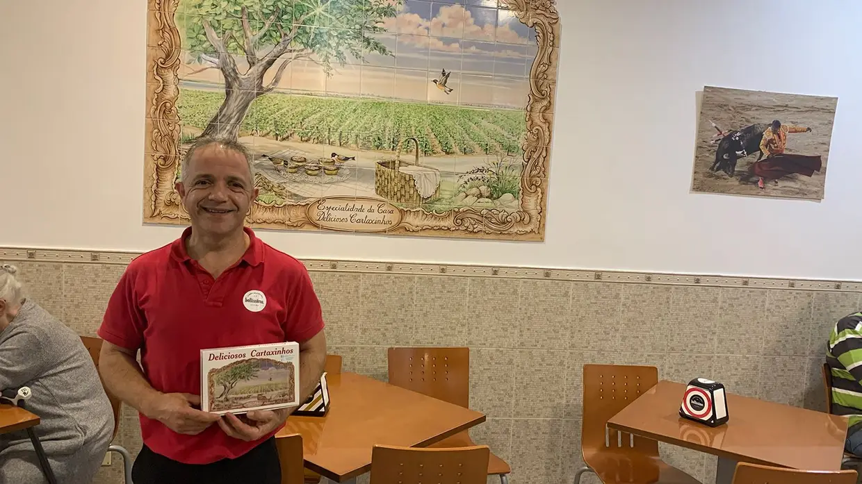 Pastelaria Favorita, do Cartaxo, especializada no fabrico dos deliciosos cartaxinhos