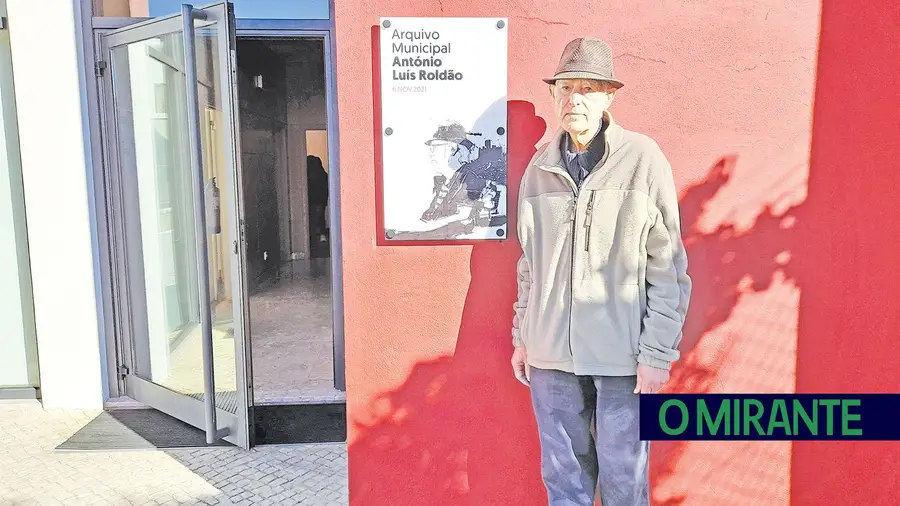 António Luís Roldão dá nome ao Arquivo Municipal da Barquinha António Luís Roldão dá nome ao Arquivo Municipal da Barquinha