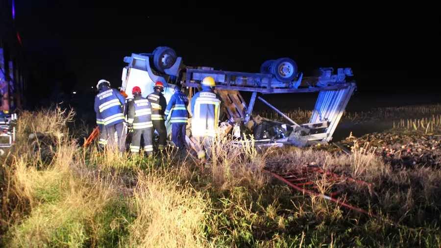 Camioneta cai da Ponte D. Luís em Santarém e faz um ferido grave