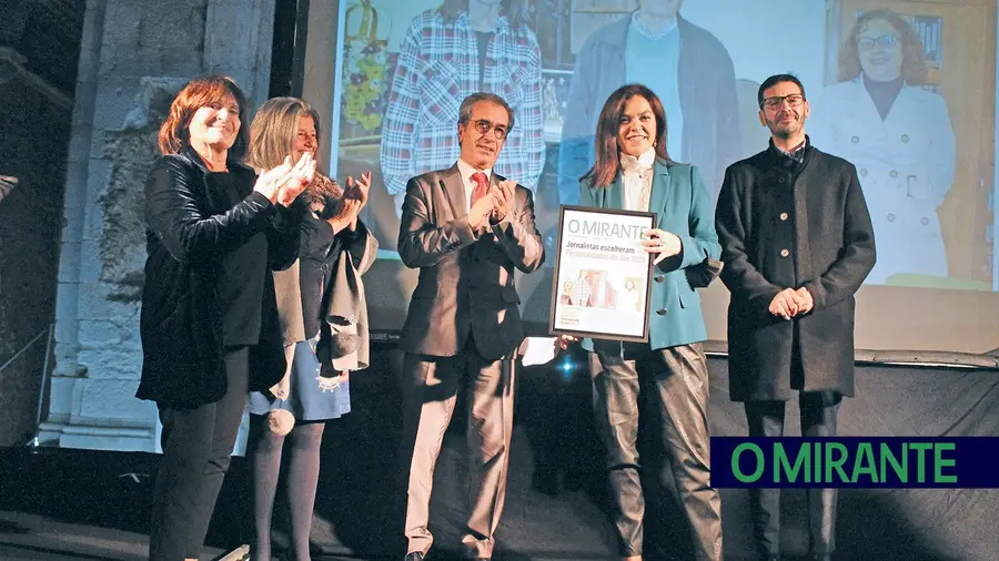 Premiar o folclore e uma colectividade de aldeia é uma escolha corajosa Premiar o folclore e uma colectividade de aldeia é uma escolha corajosa