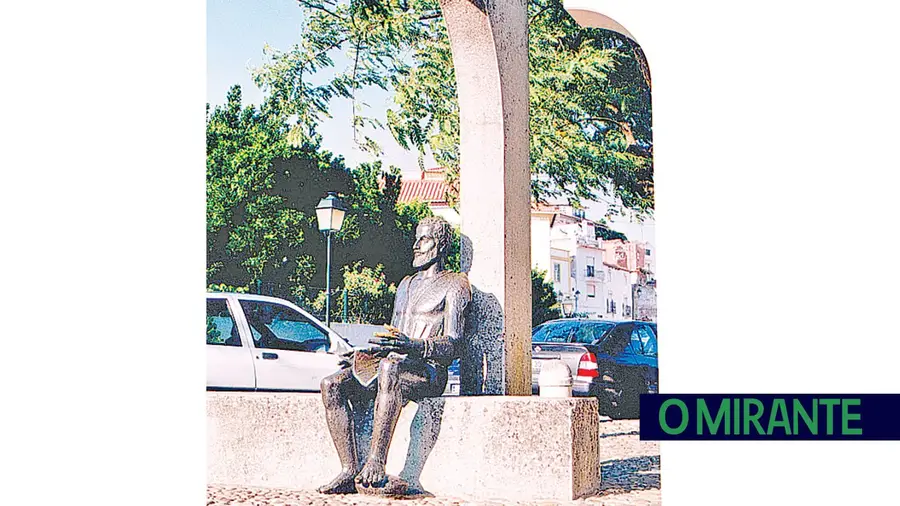 Populares criticam obras previstas para a zona do monumento a Camões em Constância Populares criticam obras previstas para a zona do monumento a Camões em Constância