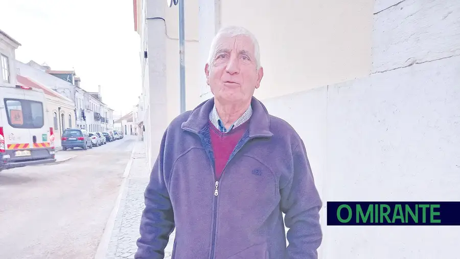 Sucateira sem licença faz-se valer de providência cautelar para continuar a funcionar Sucateira sem licença faz-se valer de providência cautelar para continuar a funcionar