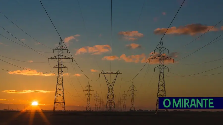Concelho de Tomar temporariamente sem electricidade no domingo devido a trabalhos na rede