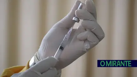 Covid-19: maiores de 50 anos vão receber terceira dose de vacina Covid-19: maiores de 50 anos vão receber terceira dose de vacina