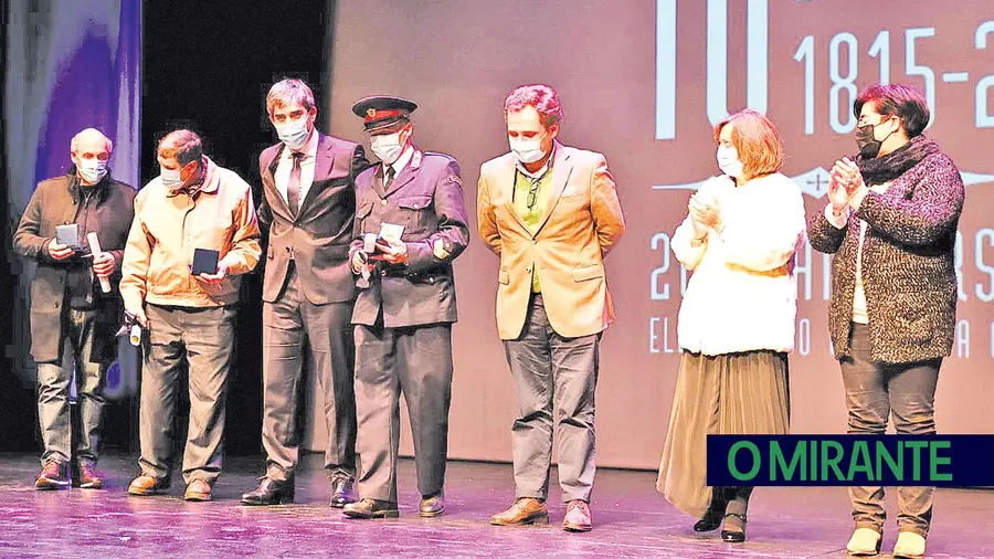 Cartaxo celebra elevação a concelho com homenagem a empresário e funcionários municipais Cartaxo celebra elevação a concelho com homenagem a empresário e funcionários municipais