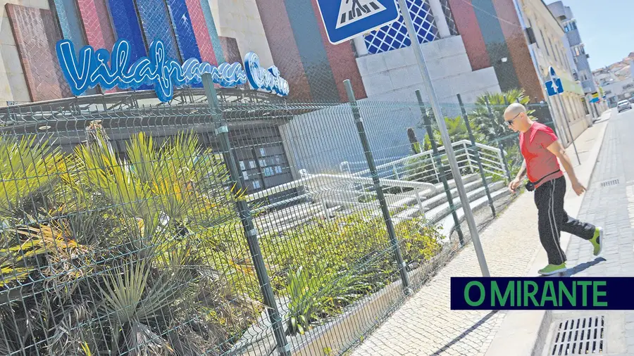 Antigo Vila Franca Centro não voltará a ser superfície comercial Antigo Vila Franca Centro não voltará a ser superfície comercial