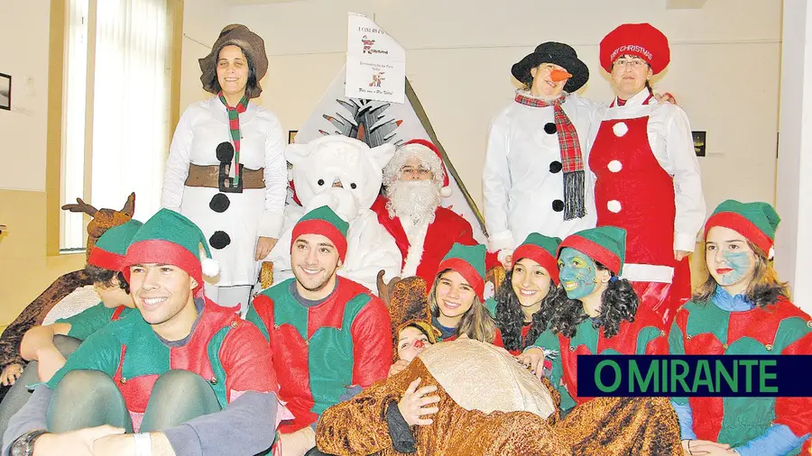 Em Dezembro de 2010 os escuteiros Em Dezembro de 2010 os escuteiros