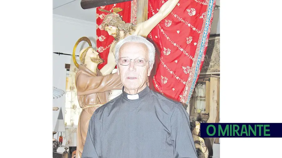 Ex-padre exorcista está novamente acusado de violação Ex-padre exorcista está novamente acusado de violação